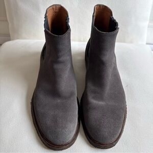 Gray Chukka Boots with Suede Finish